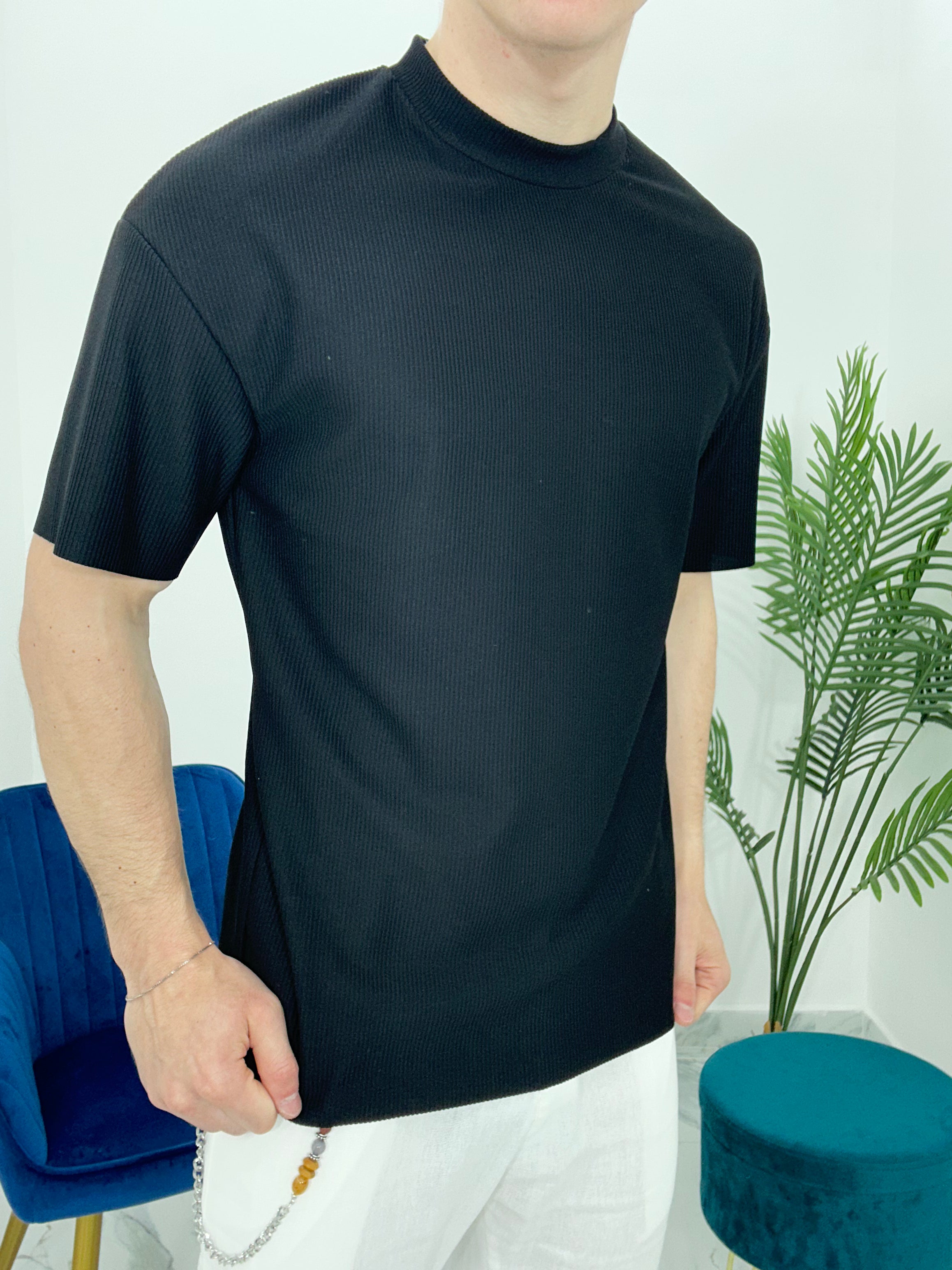 T-SHIRT GIROCOLLO A COSTINE TAGLIO VIVO COL.NERO