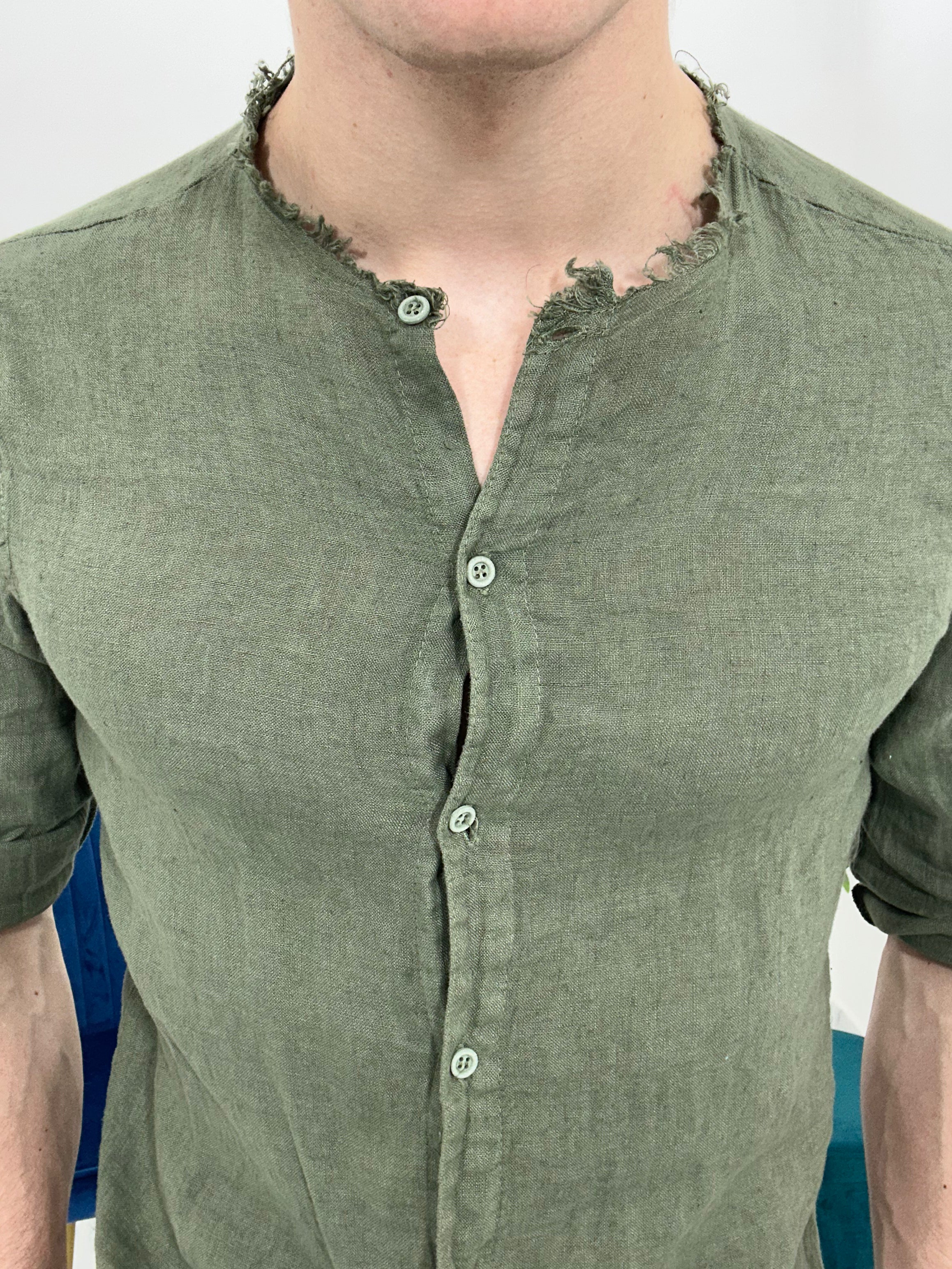 CAMICIA IN LINO SFRANGIATA col.VERDE