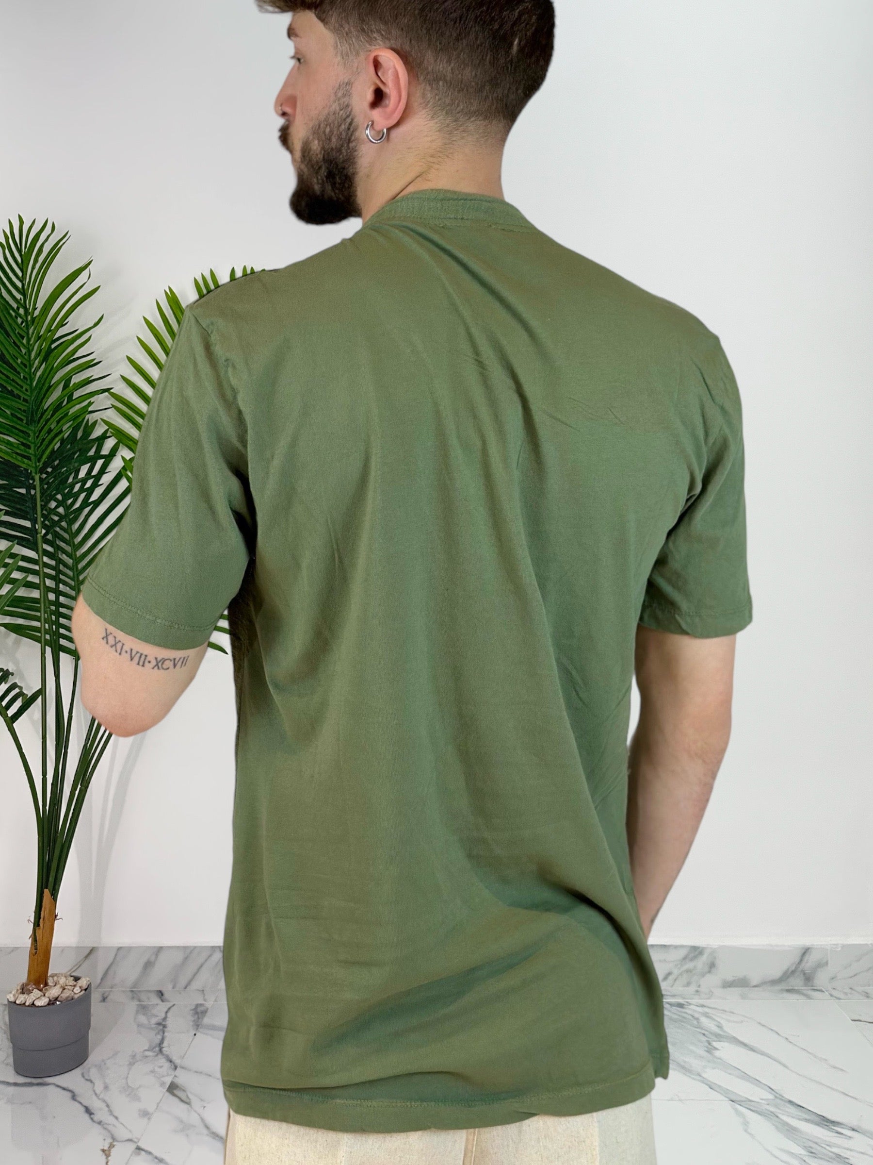 T-SHIRT IN LINO 5 BOTTONI COL.VERDE